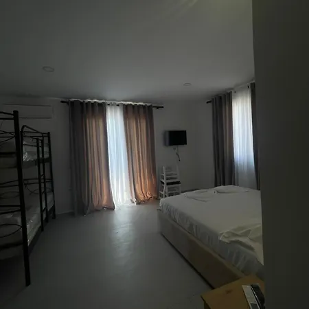 Besnik * ساراندا